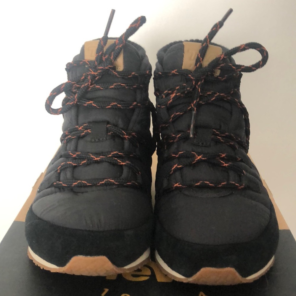 Teva Ember Lace Boots - black - Women’s Size 5